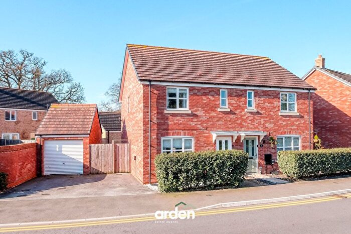 3 Bedroom Semi Detached House For Sale In Swinesherd Lane, Whittington, WR5