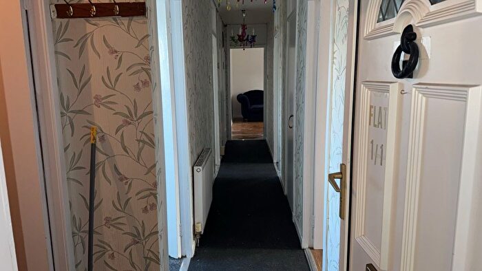 3 Bedroom Flat To Rent In Dunure Drive, Glasgow, G73