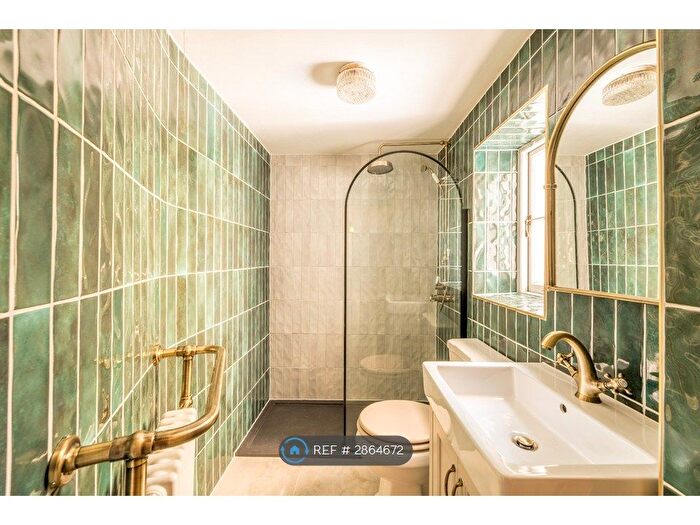 2 Bedroom Flat To Rent In Caledonia Place, Bristol, BS8