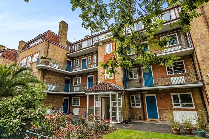 4 Bedroom Apartment To Rent In Acorn Walk, London, SE16