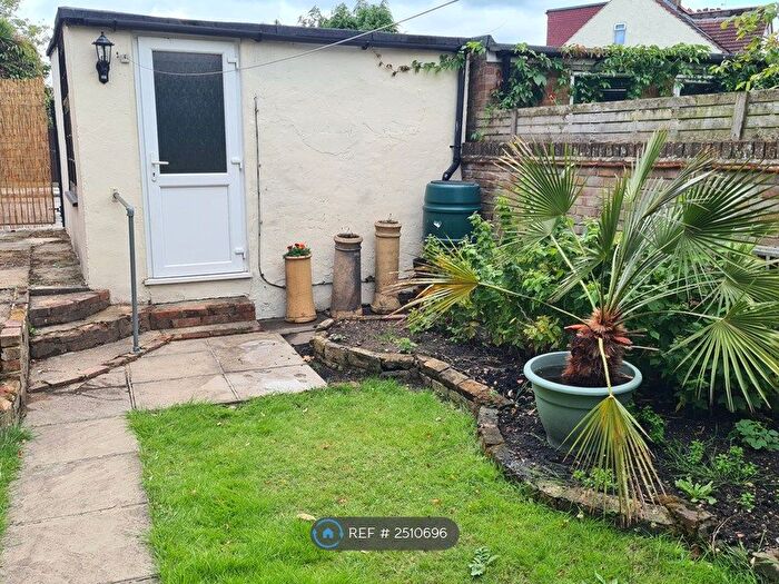 4 Bedroom Semi-Detached House To Rent In Fulwell Road, Teddington, TW11