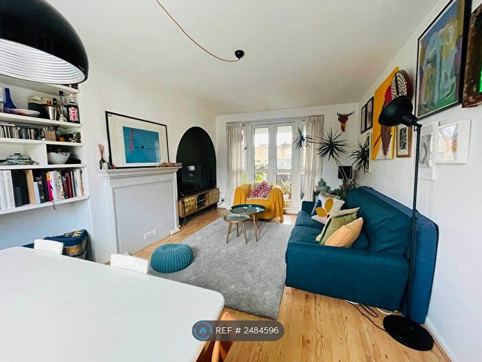 2 Bedroom Maisonette To Rent In Waller House, London, N16