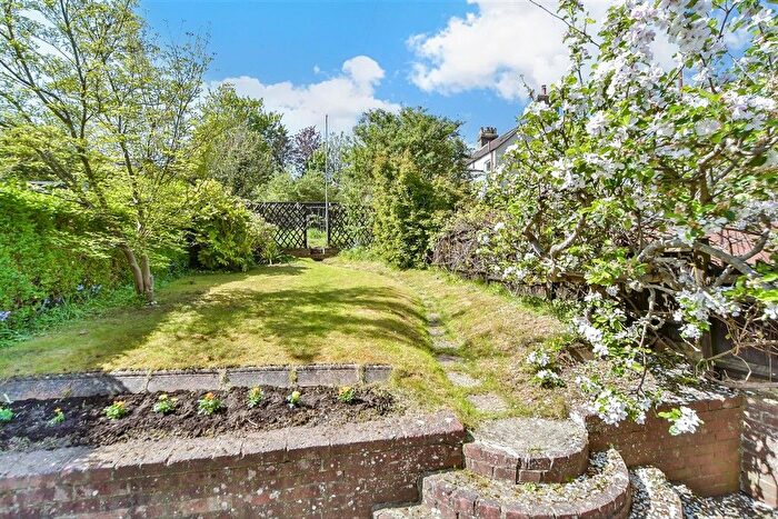 3 Bedroom Semi-detached House For Sale In Capstone Road, Chatham, Kent, ME5