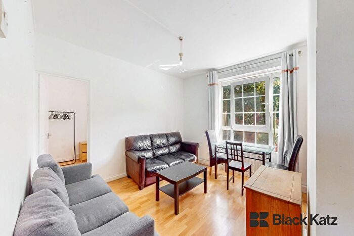 2 Bedroom Flat For Sale In Peckham Road, Camberwell/Peckham, SE5