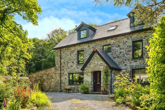 4 Bedroom Cottage For Sale In Llundainfach, Caerlan, Abercrave, Powys, SA9