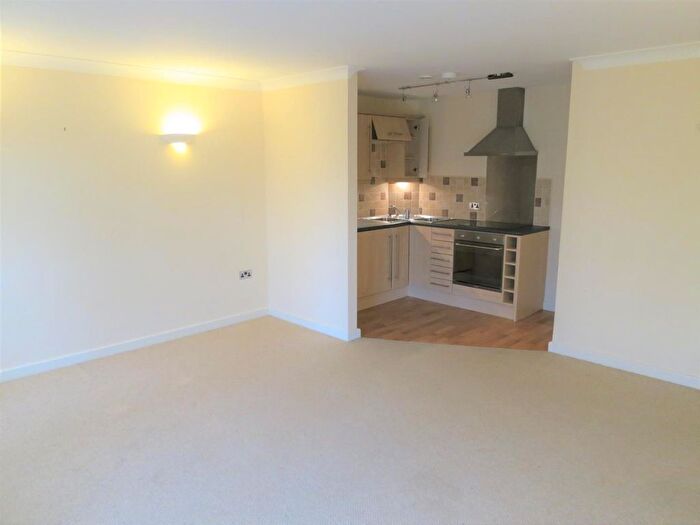 2 Bedroom Flat To Rent In Brooklands Court, Mill Moor Road, Meltham, HD9