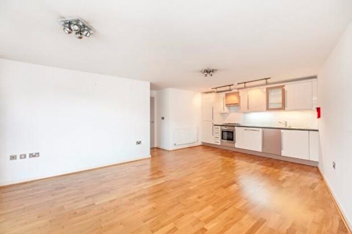 1 Bedroom Flat To Rent In Calvert Avenue, London, E2
