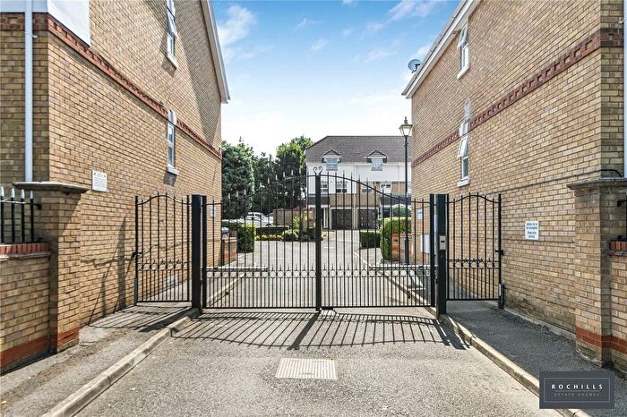 3 Bedroom End Of Terrace House For Sale In Lyster Mews, Cobham, Surrey, KT11