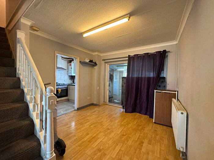 3 Bedroom Terraced House For Sale In Eton Avenue, Wembley, HA0