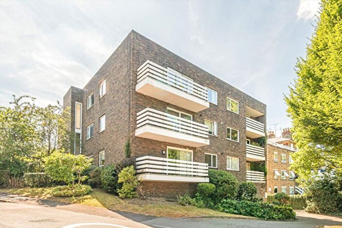 1 Bedroom Flat To Rent In Morecoombe Close, Kingston Upon Thames, KT2