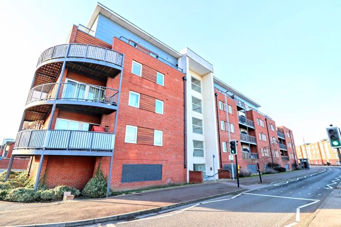 2 Bedroom Flat To Rent In Princes Way, Bletchley, Milton Keynes, MK2