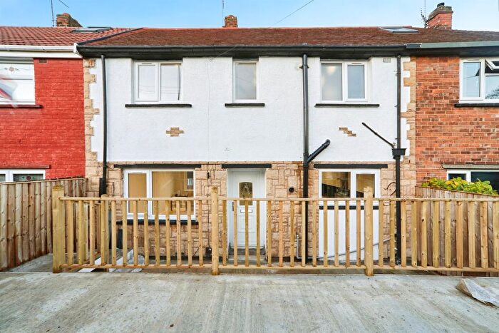 3 Bedroom Terraced House For Sale In Standale Avenue, Pudsey, LS28