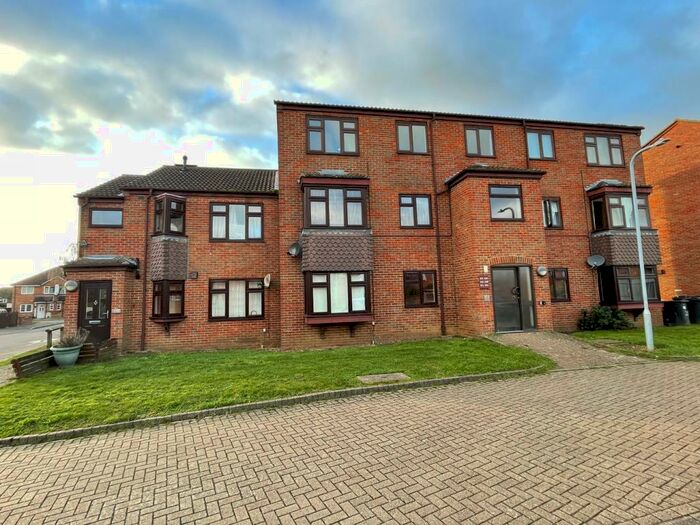 1 Bedroom Flat To Rent In Waverley Avenue, Sandy, SG19