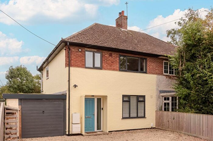 3 Bedroom Semi-Detached House For Sale In Rutten Lane, Yarnton, OX5