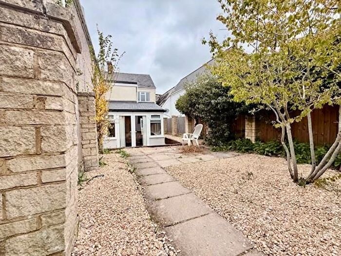 4 Bedroom Terraced House To Rent In High Street, Royal Wootton Bassett, SN4