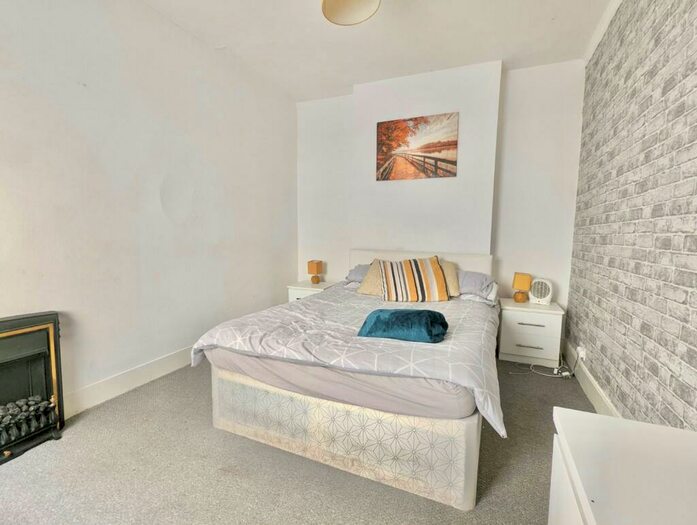 2 Bedroom Apartment To Rent In Osborne Road, Southsea, PO5
