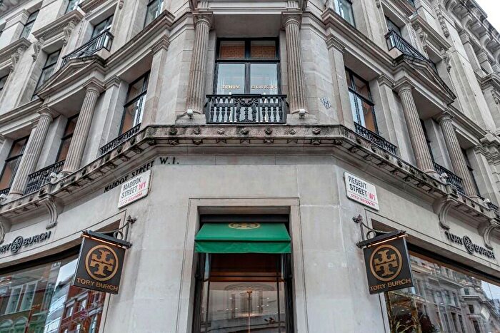 3 Bedroom Flat To Rent In Maddox Street, London, W1S