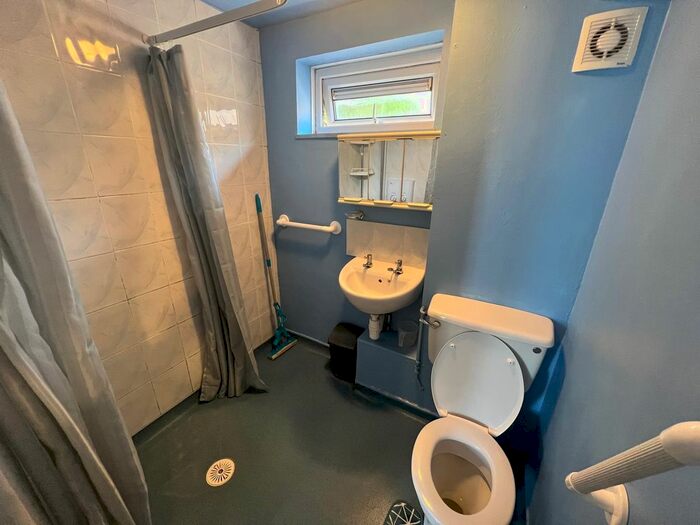 3 Bedroom End Of Terrace House To Rent In Thrush Lane, Wellingborough, NN8