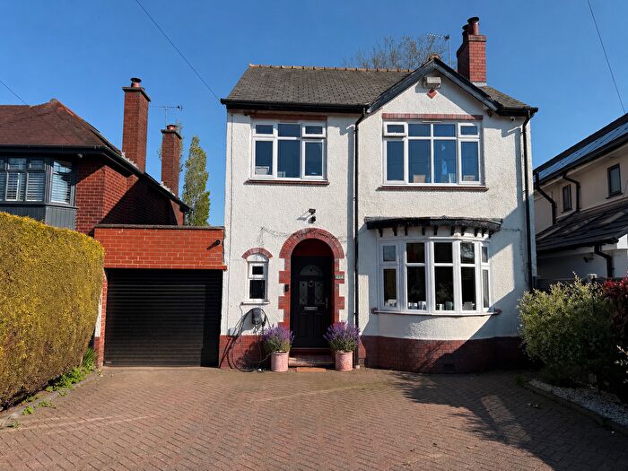 3 Bedroom Detached House For Sale In Bromsgrove Road, Hunnington, Halesowen, B62