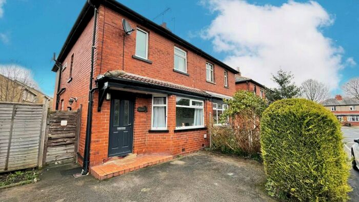 3 Bedroom Semi-Detached House To Rent In Oatlands Drive, Otley, West Yorkshire, Uk, LS21