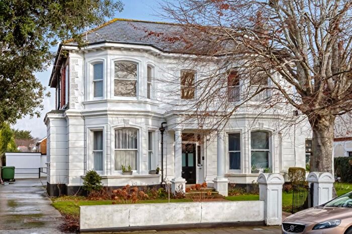 1 Bedroom Flat For Sale In Richmond Road, Worthing, BN11