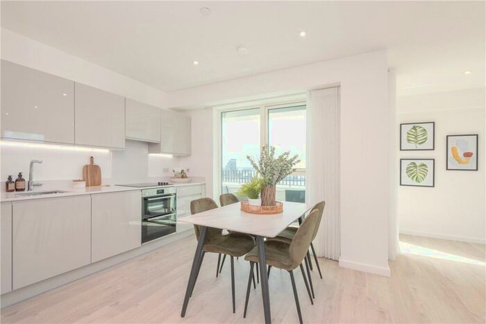 3 Bedroom Apartment To Rent In Heartwell Avenue, London, E16