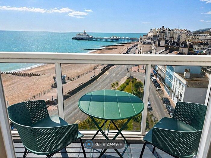3 Bedroom Flat To Rent In Metropole Court, Eastbourne, BN22