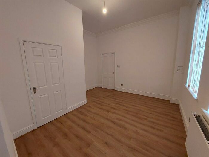 1 Bedroom Flat To Rent In City Road, Edgbaston, Birmingham, B16