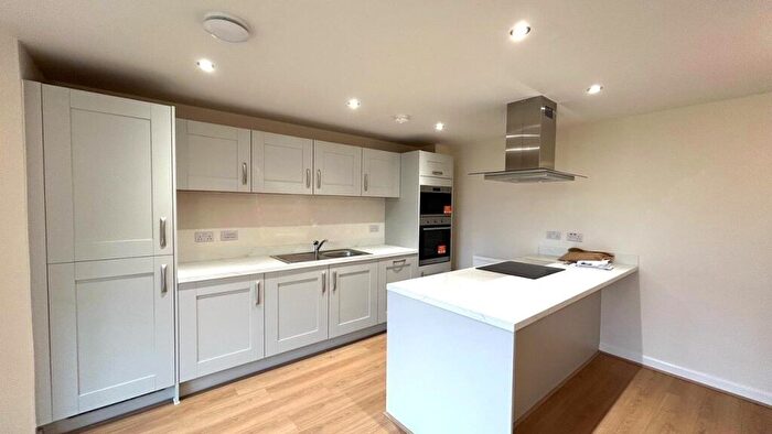 2 Bedroom Flat To Rent In Kestrel House, Sandpiper Drive, Doncaster, DN4