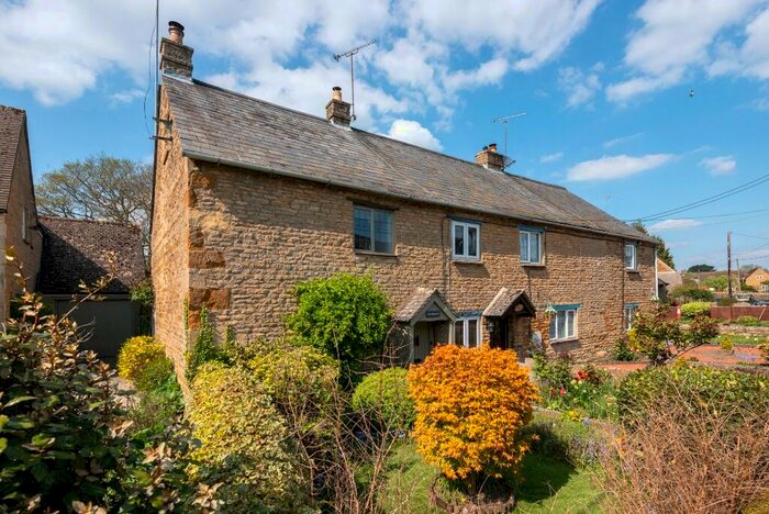 2 Bedroom Semi-Detached House To Rent In Church Street, OX7