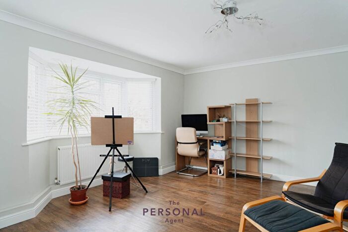 2 Bedroom Flat To Rent In Danehurst Court, Epsom, KT17