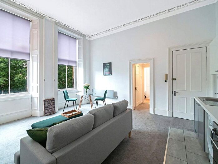 1 Bedroom Flat For Sale In Huntly Gardens, Dowanhill, Glasgow, G12