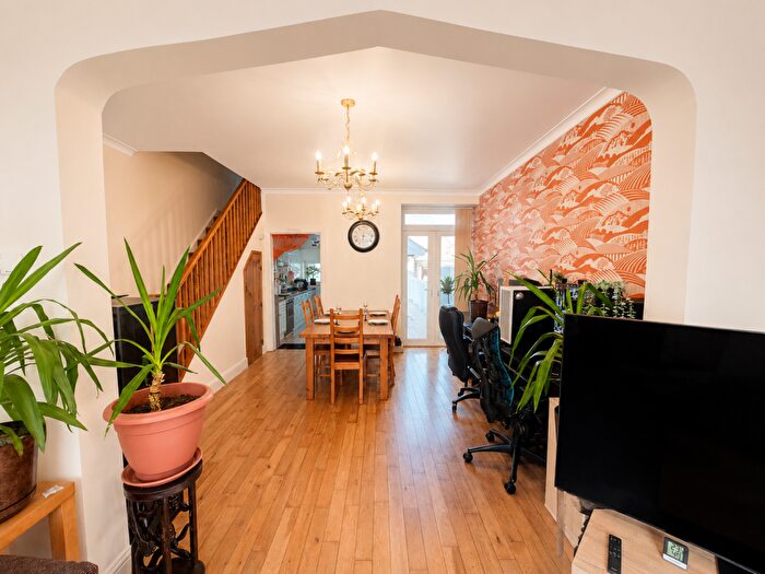 4 Bedroom Terraced House For Sale In Carlyle Avenue, Barnstaple, EX32