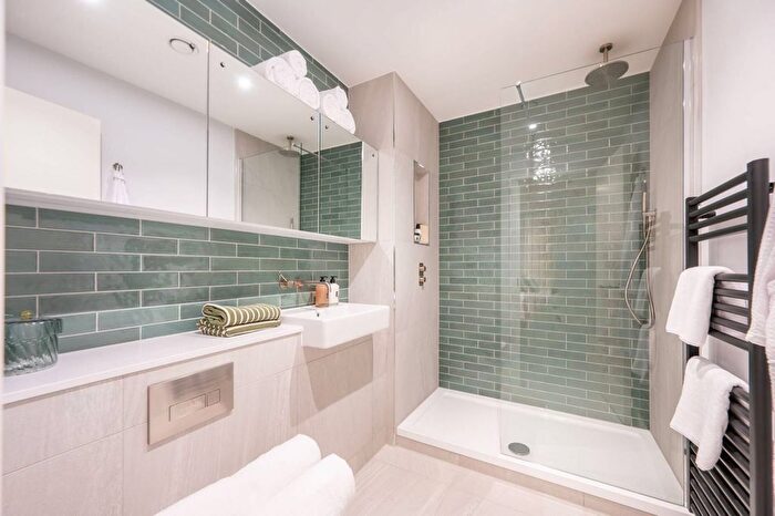 2 Bedroom Flat For Sale In Grand Union, Alperton, HA0