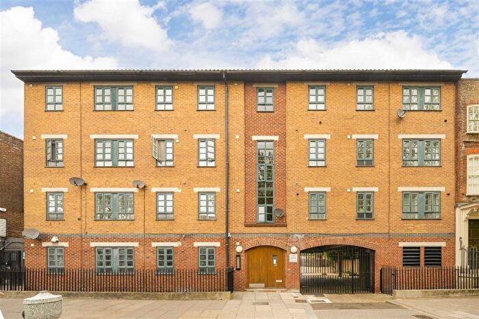 2 Bedroom Flat For Sale In Mile End Road, Stepney Green, E1
