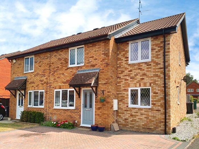4 Bedroom Semi-Detached House For Sale In Laburnum Road, Winnersh, Wokingham, RG41
