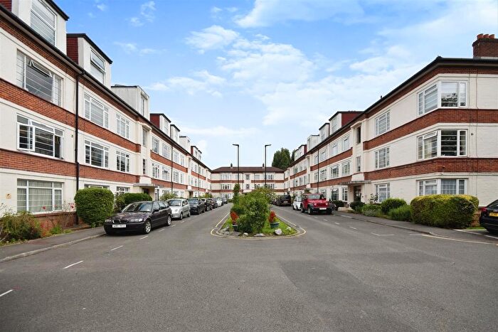 2 Bedroom Flat To Rent In Manor Vale, Boston Manor Road, Brentford, TW8
