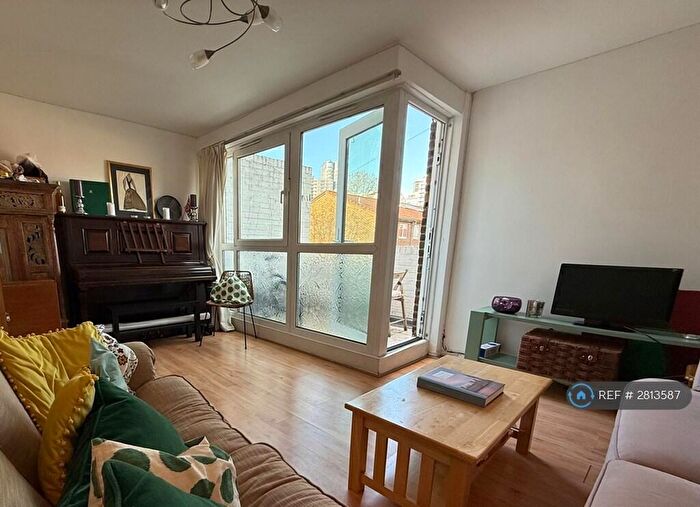 3 Bedroom Maisonette To Rent In Groome House, London, SE11