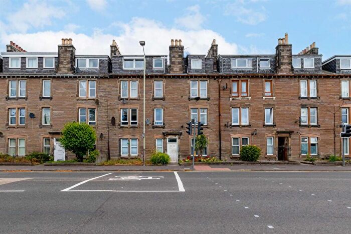 2 Bedroom Flat For Sale In Dunkeld Road, Perth, PH1