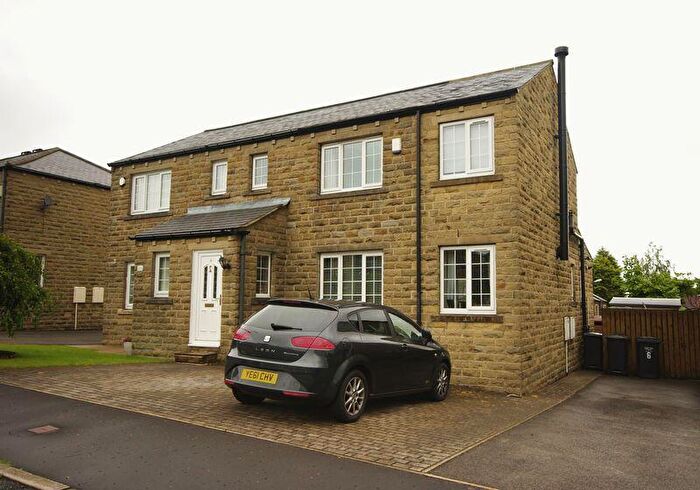 3 Bedroom Semi-Detached House To Rent In Stonelea, Barkisland, HX4