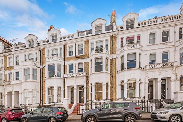 2 Bedroom Flat For Sale In Coleherne Road, Chelsea, SW10