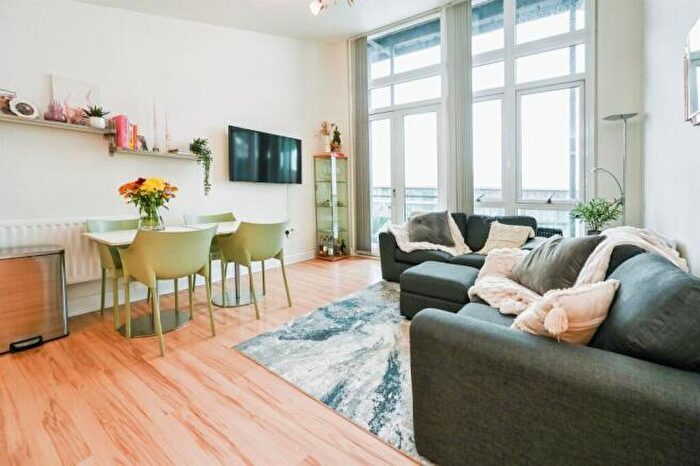 2 Bedroom Apartment To Rent In Bath Row, Birmingham, B15