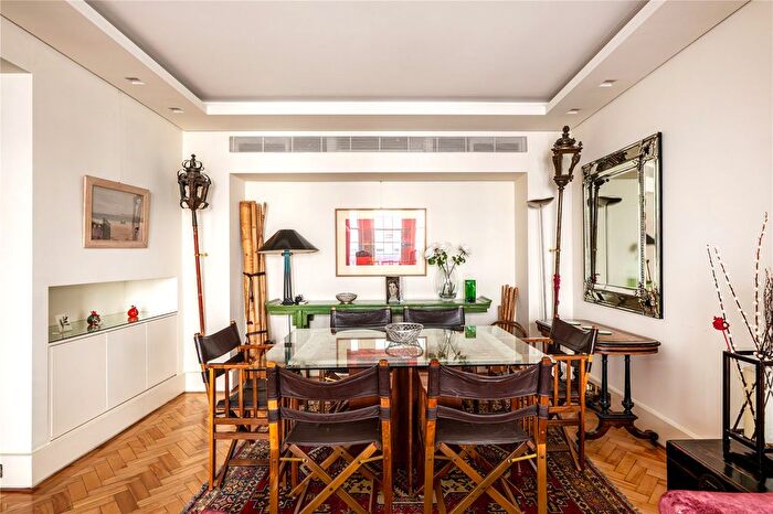 3 Bedroom Flat For Sale In Upper Grosvenor Street, Mayfair, London, W1K