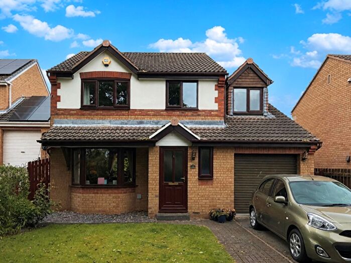 4 Bedroom Detached House For Sale In Gypsy Lane, Castleford, WF10