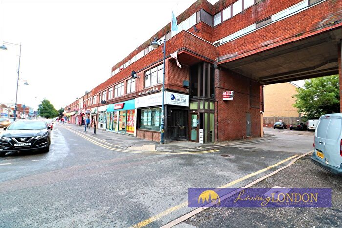 1 Bedroom Flat For Sale In High Street, Cheshunt, Waltham Cross, EN8