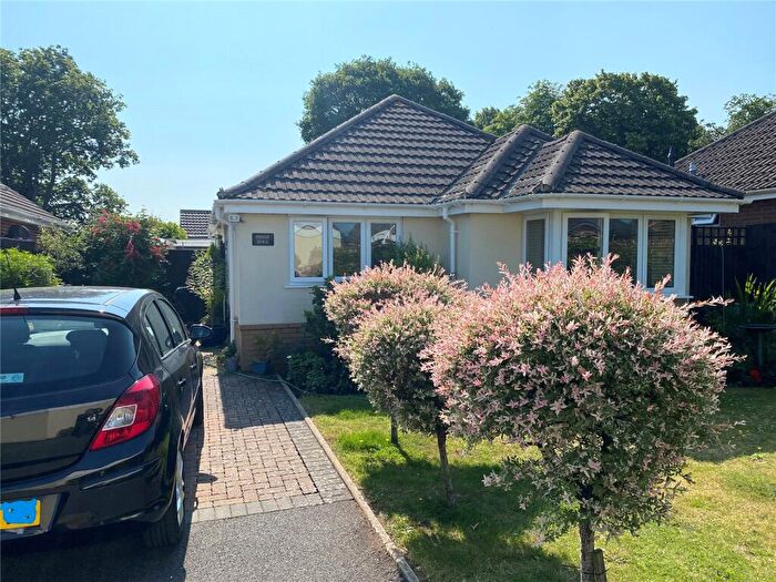 2 Bedroom Bungalow For Sale In Kinson Road, Kinson, Bournemouth, Dorset, BH10