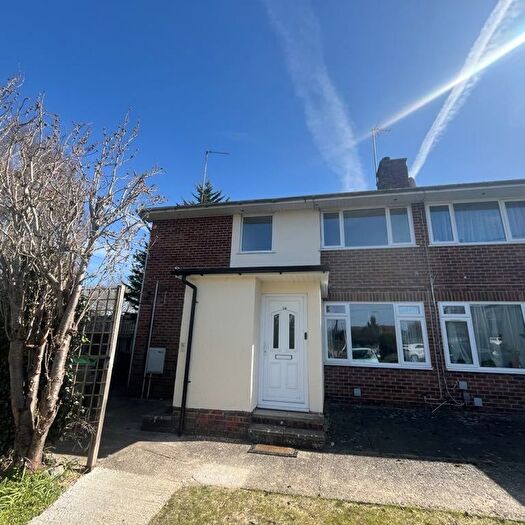 2 Bedroom Flat To Rent In Priory Road, Newbury, RG14