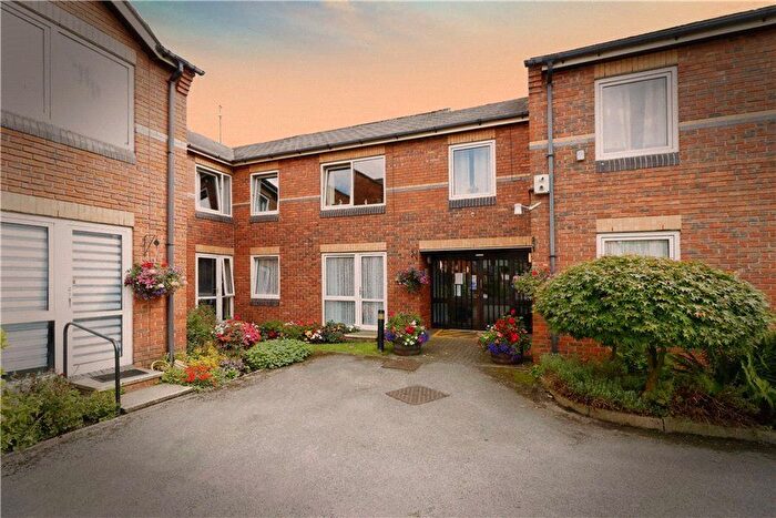 1 Bedroom Flat For Sale In Gatley Green, Cheadle, Cheshire, SK8