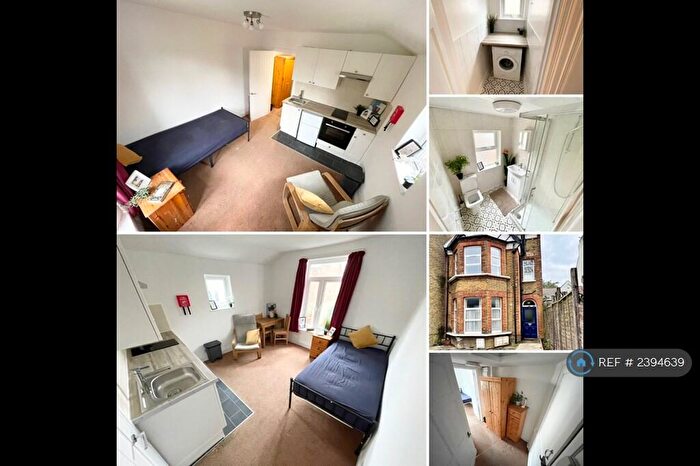 Studio To Rent In Fortis Green, London, N2