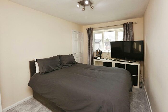 2 Bedroom End Of Terrace House For Sale In Vineyard Close, Southampton, Hampshire, SO19